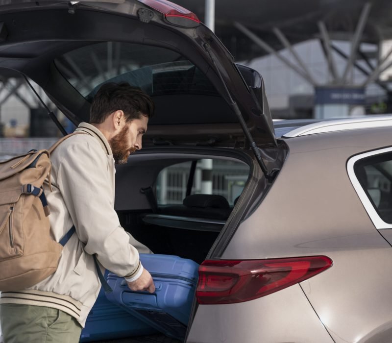 medium-shot-man-traveling